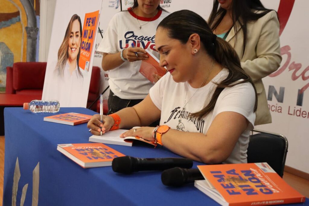 Rechazan estudiantes universitarios contienda electoral de confrontación entre candidatas 2 1000183165