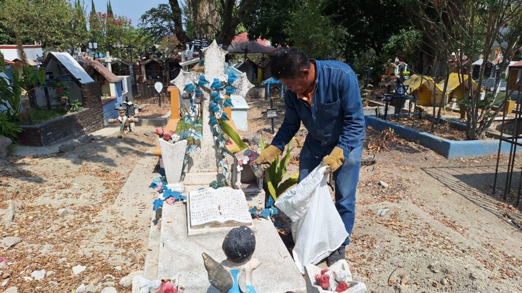 Gobierno de Jiutepec implementa operativo de limpieza en panteones 1 1000252771