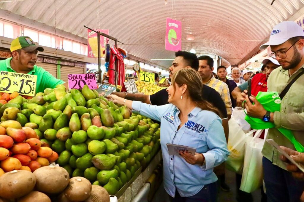 Entregan comerciantes del López Mateos total apoyo a Lucy Meza 5 1000276583