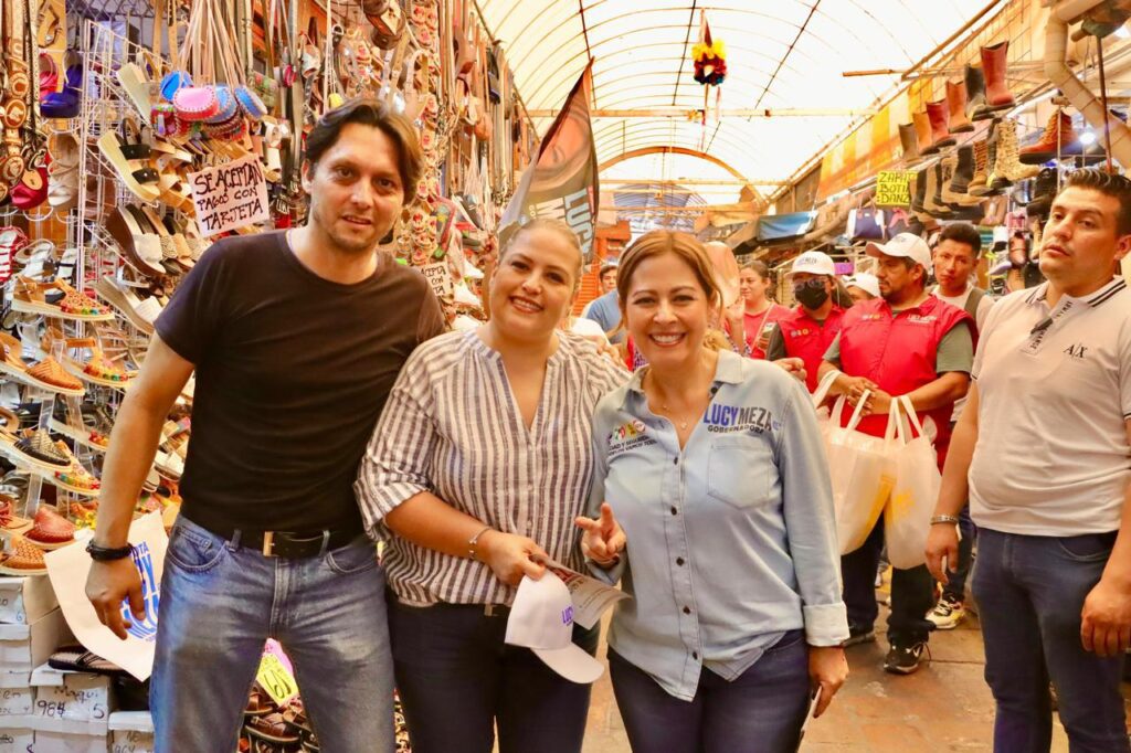 Entregan comerciantes del López Mateos total apoyo a Lucy Meza 4 1000276584