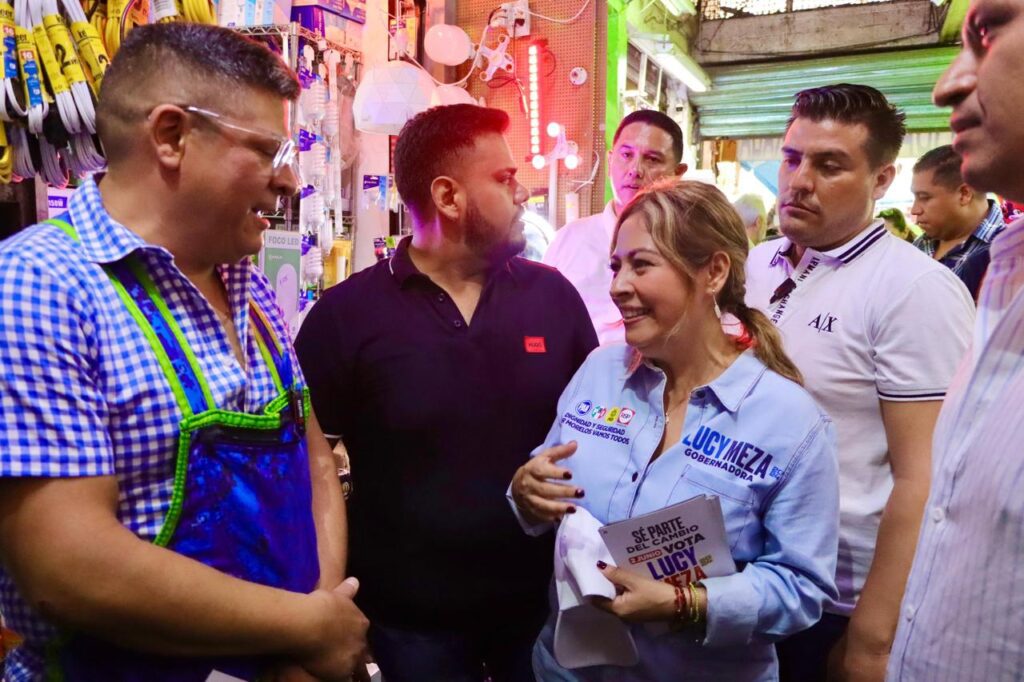 Entregan comerciantes del López Mateos total apoyo a Lucy Meza 6 1000276586