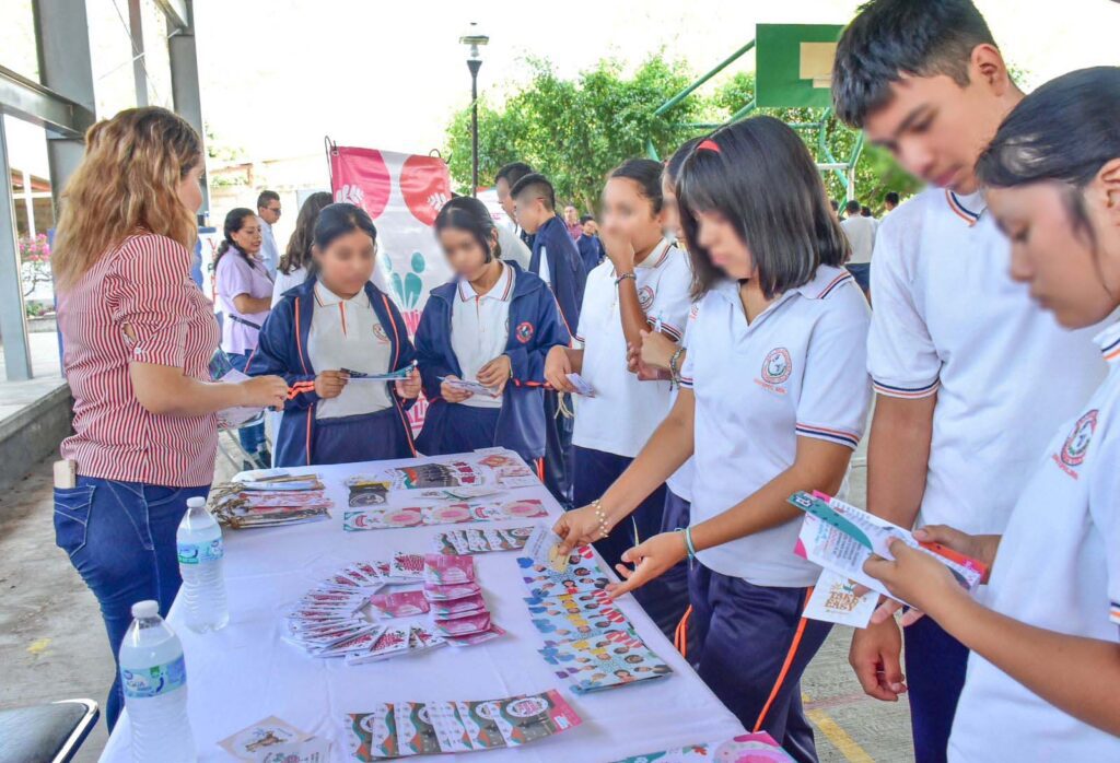 Recibe telesecundaria Francisco Villa en Xochitepec la Feria de la Salud 1 XO