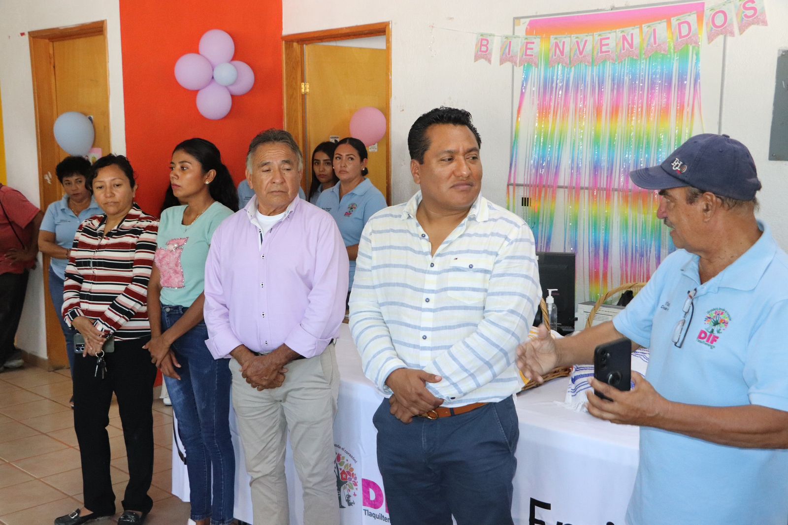 Estudiantes de medicina de El Salvador que estarán dos meses prestando sus servicios en el DIF de Tlaquiltenango, su edil les da la bienvenida 1 EE 3