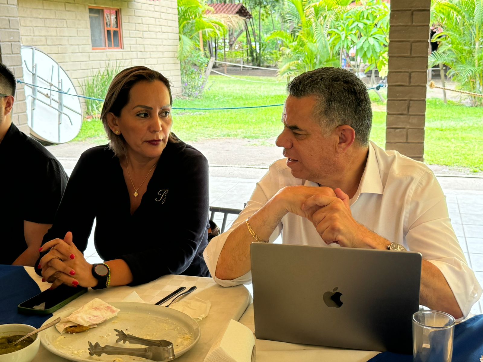 Nancy Gómez Flores se reúne con la Comisión Estatal del Agua para impulsar el desarrollo agrícola en Tlaltizapán 1 IMG 20240621 WA00591