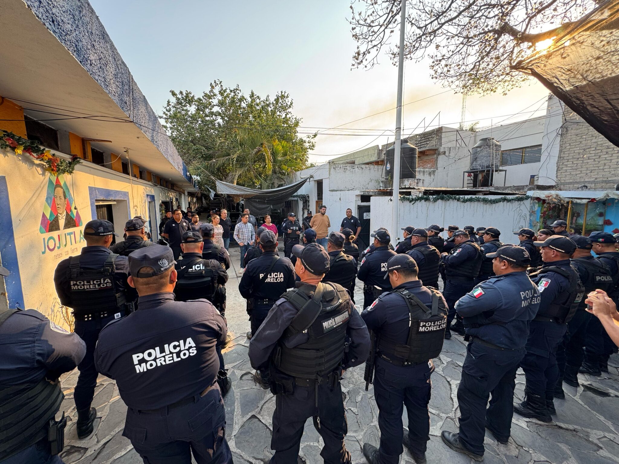 Alcalde de Jojutla anucia el primer aumento salarial para policías
