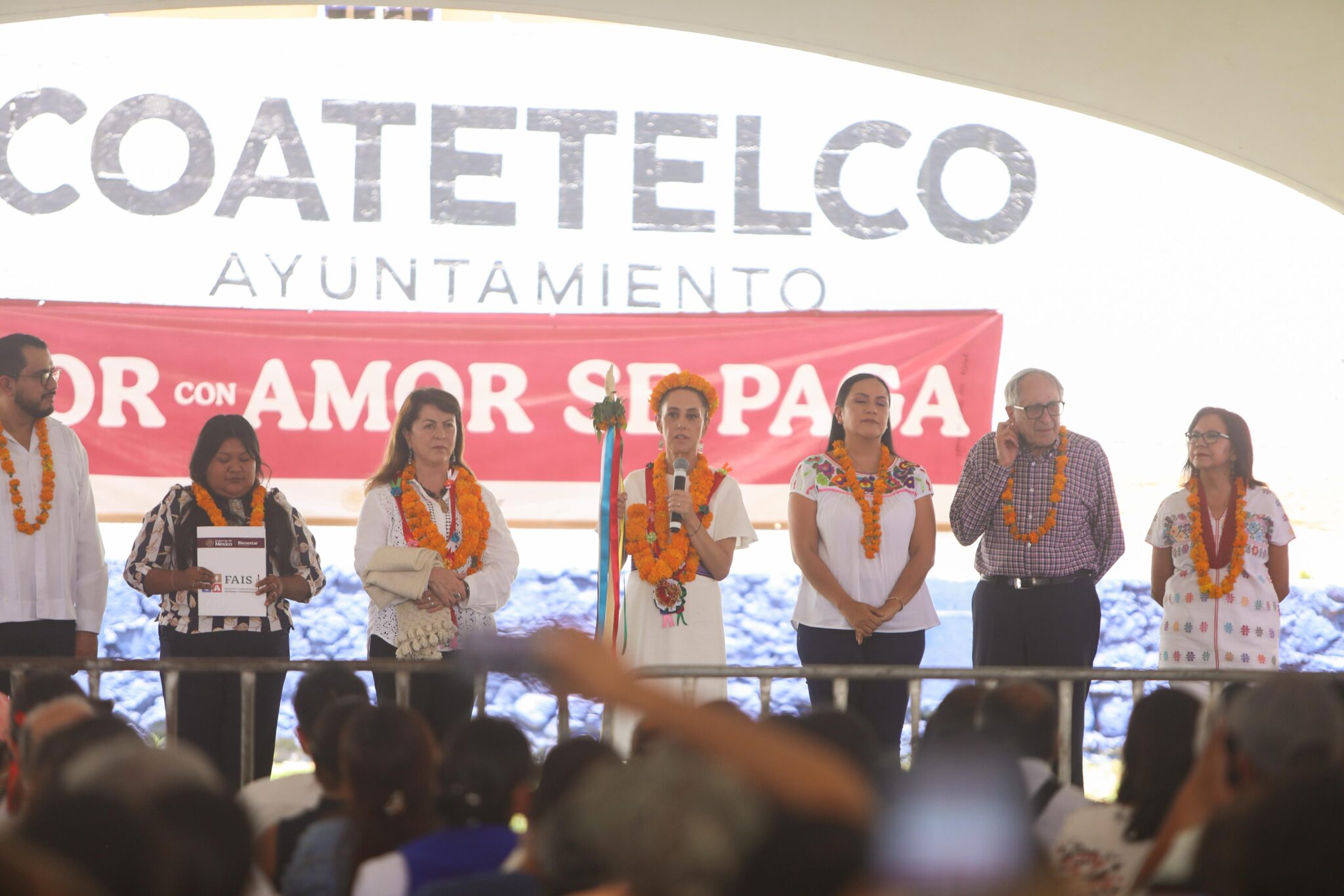 Sheinbaum y Margarita entregan primeras tarjetas del FAISPIAM a comunidades indígenas en Morelos