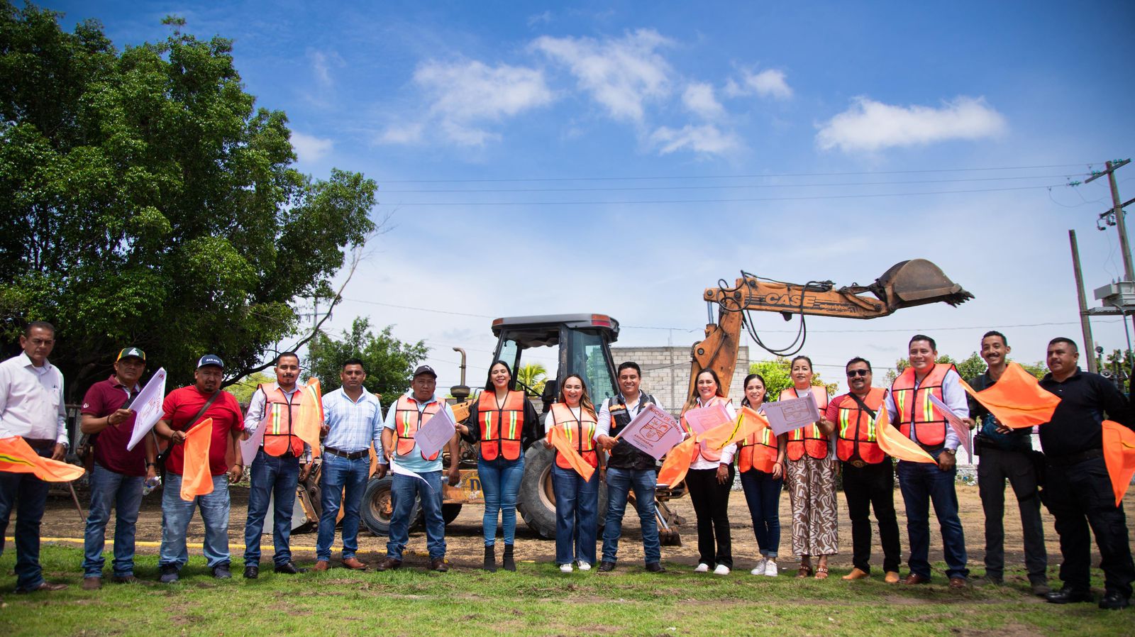 Reconoce Jessica Ortega gobierno naranja de Marco Cuate tras construcción de nuevo parque en la comunidad de Telixtac