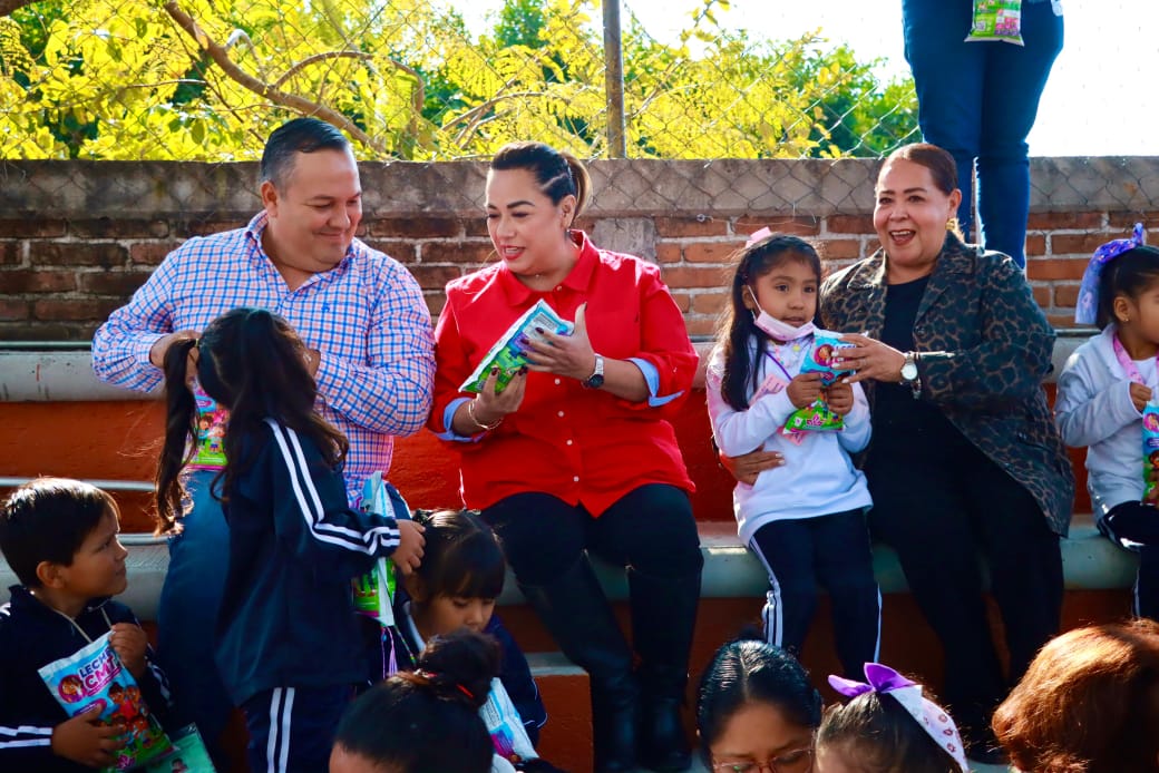 Lleva diputada Tania Valentina el programa "Nutriendo Familias" a niñas y niños de la colonia Lagunilla 8 IMG 20260120 WA0122