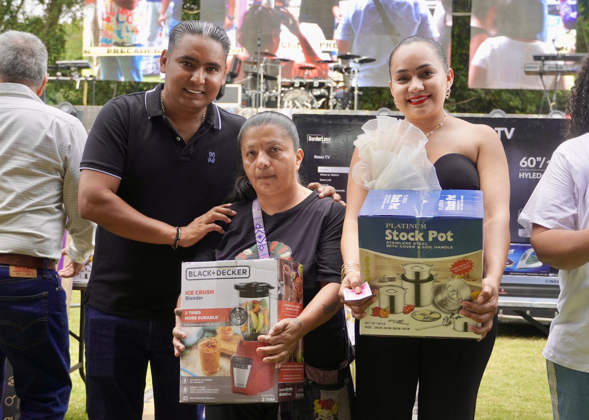 Celebra Ayuntamiento de Emiliano Zapata a las madres zapatenses con mago festejo