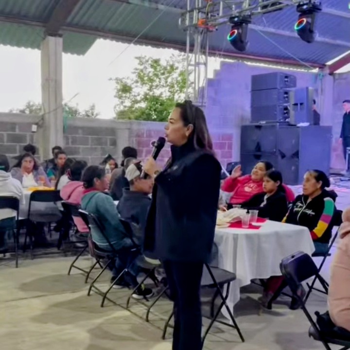 Reconoce Tania Valentina a padres de familia como pilar fundamental del hogar, en Jumiltepec 2 Reconoce Tania Valentina a padres de familia como pilar fundamental del hogar, en Jumiltepec