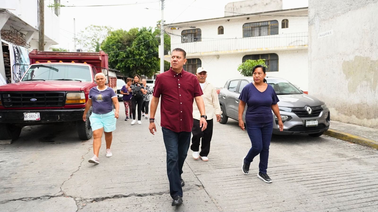 Javier Bolaños recorre Los Pilares; vecinos exponen necesidades de la colonia