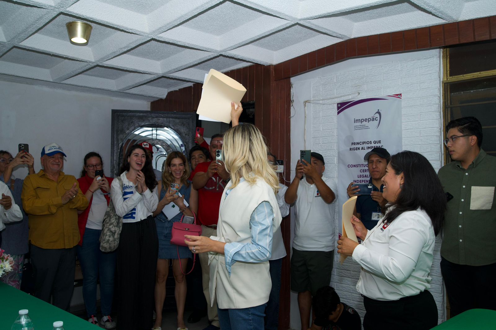 REAFIRMA ANDY GORDILLO SU ROTUNDO TRIUNFO AL RECIBIR CONSTANCIA DE MAYORÍA COMO DIPUTADA ELECTA DEL DISTRITO 2 2 Imagen de WhatsApp 2024 06 10 a las 10.24.46 b1430812