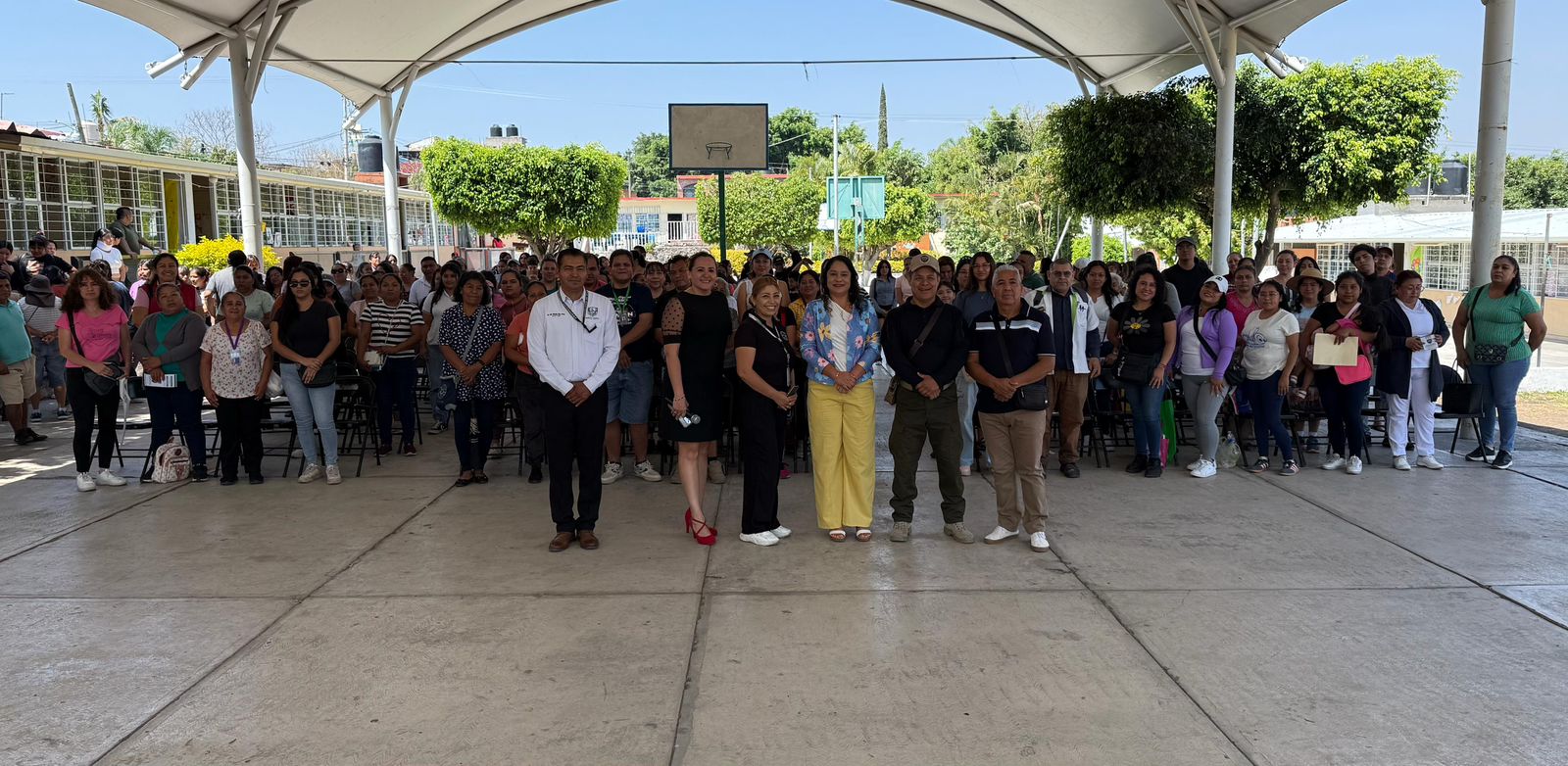 Impulsa Santos Tavarez García acciones para fortalecer la educación y entornos seguros en Emiliano Zapata