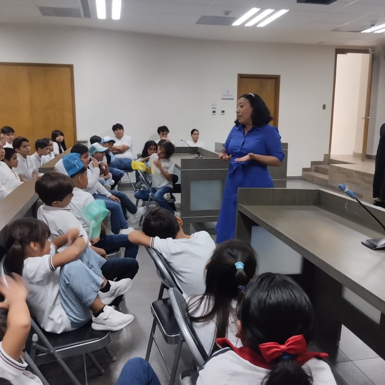 Conferencia y actividades preventivas fortalecen la formación de estudiantes de Ollencalli en el TUJPA