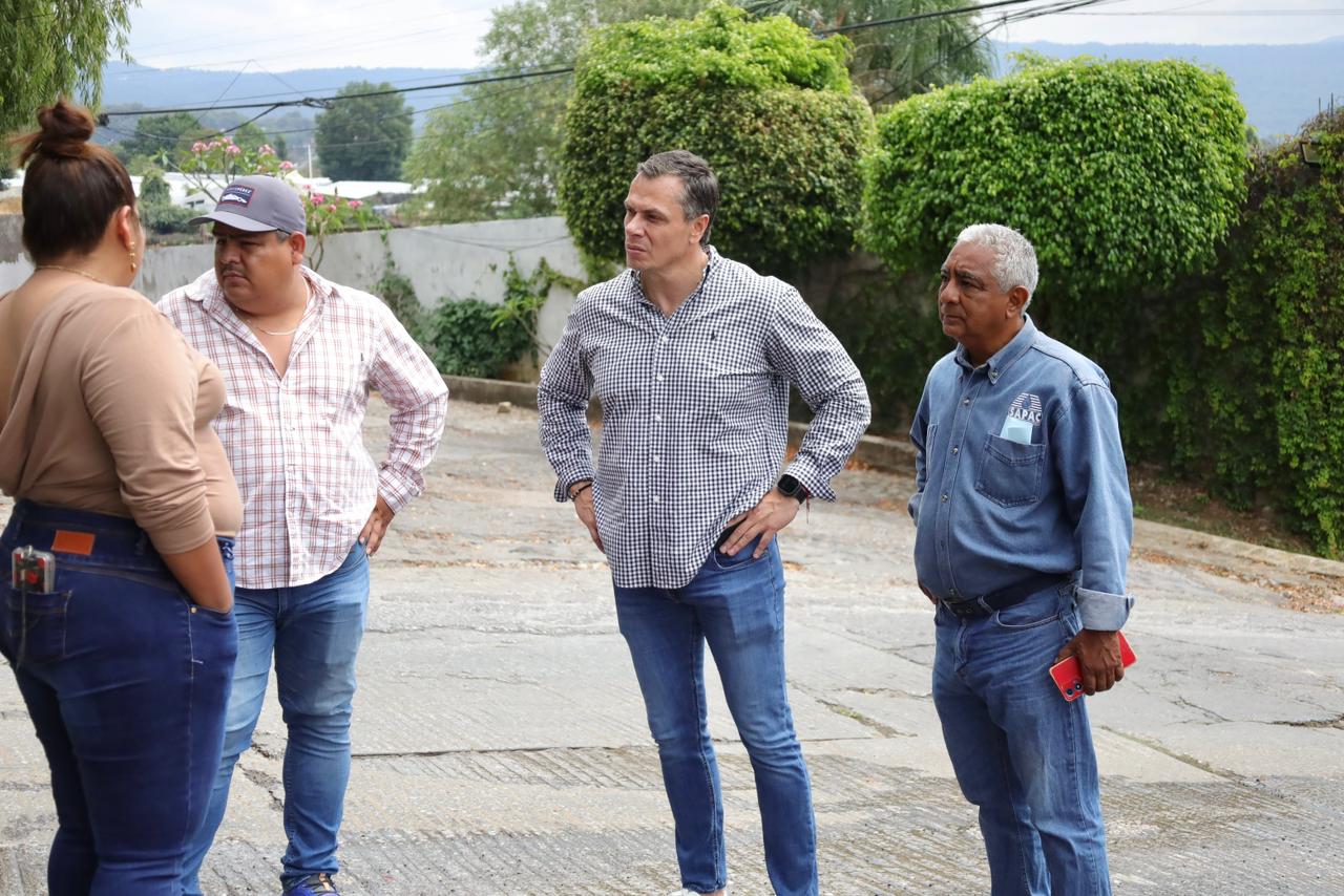 Supervisa regidor Sergio Hugo Barón problemática de agua y drenaje en Lomas del Tzompantle