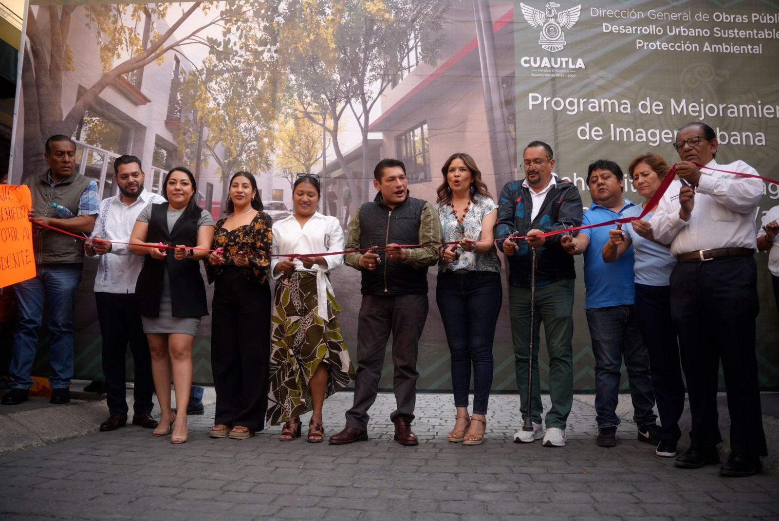 AYUNTAMIENTO DE CUAUTLA ENTREGA REHABILITACIÓN DE CALLES EN EL CENTRO DE LA CIUDAD 1 cu 1