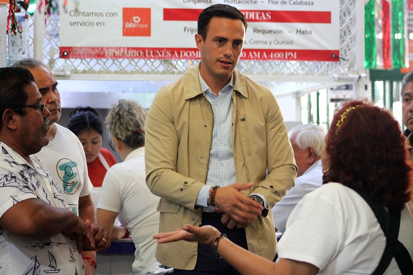 Daniel Martínez Terrazas escucha a comerciantes del mercado La Selva 3 Daniel Martínez Terrazas escucha a comerciantes del mercado La Selva