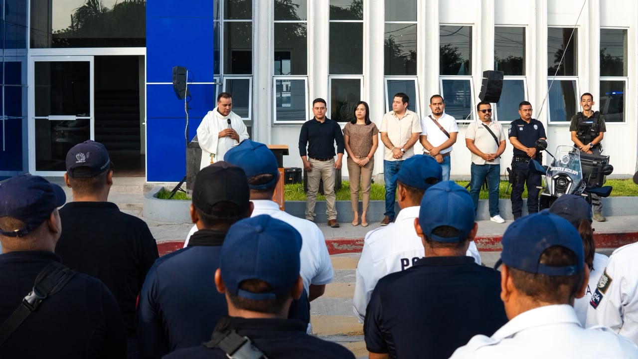 Fortalece Marco Cuate su estrategia de seguridad con la entrega de nuevas patrullas en Axochiapan 1 mns