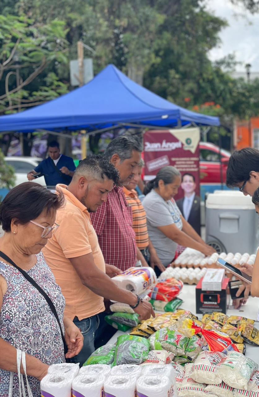 Llevan Juan Ángel Flores Bustamante y asociación Impulsa, beneficios a Patios de la Estación