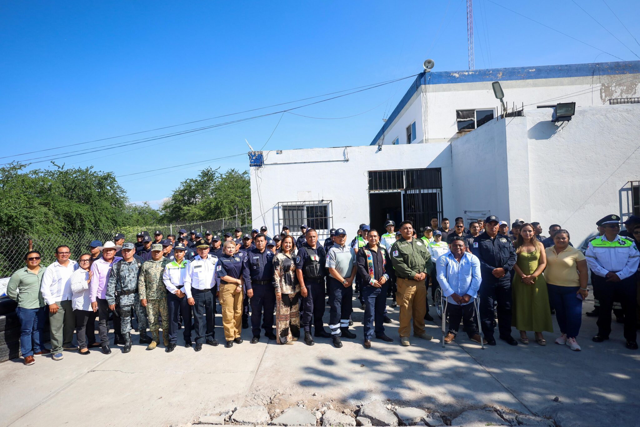 Entregan armamento, uniformes y pólizas de seguros de vida, al cuerpo municipal de seguridad en Tlaltizapán 1 ww